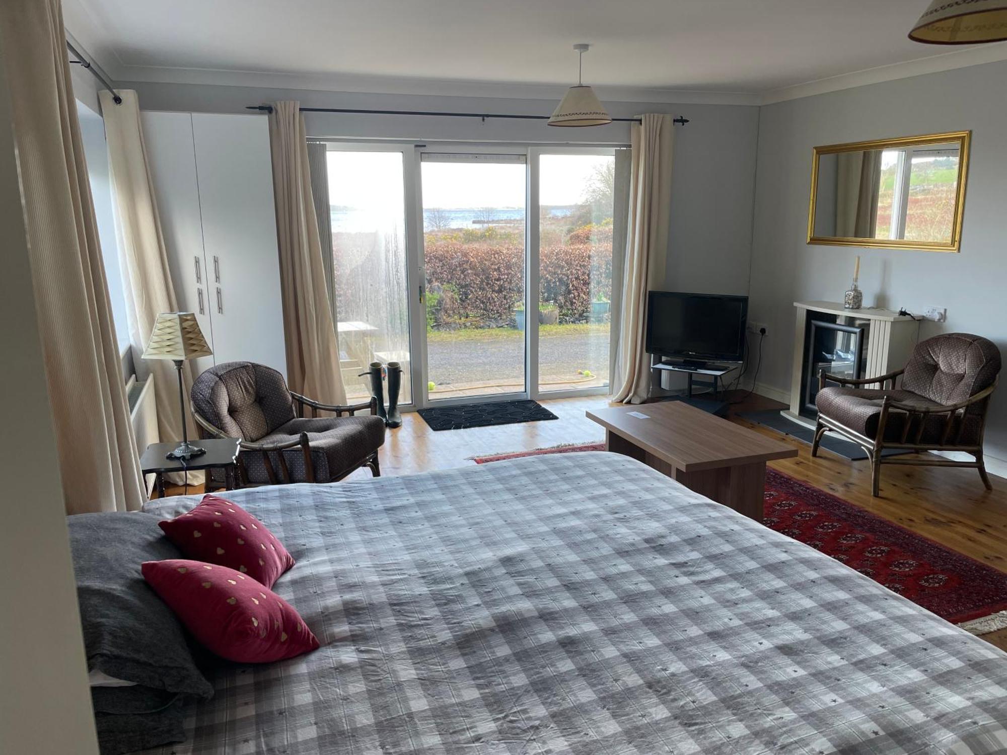 Lakeland Midsummer Lakehouse Oughterard Bagian luar foto